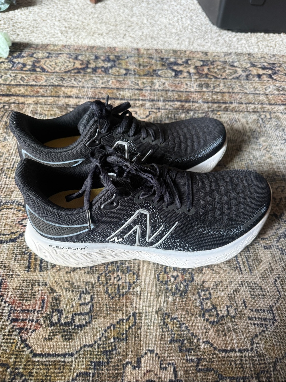 New Balance Fresh Foam X 1080v12 Running Shoes - Black / White size 10